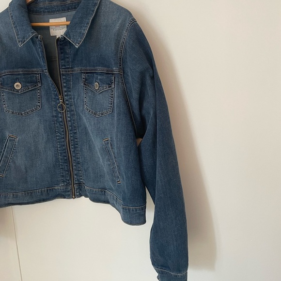 Torrid Medium Wash Cropped Denim  Jacket Size 4X Zip Up - Picture 6 of 11